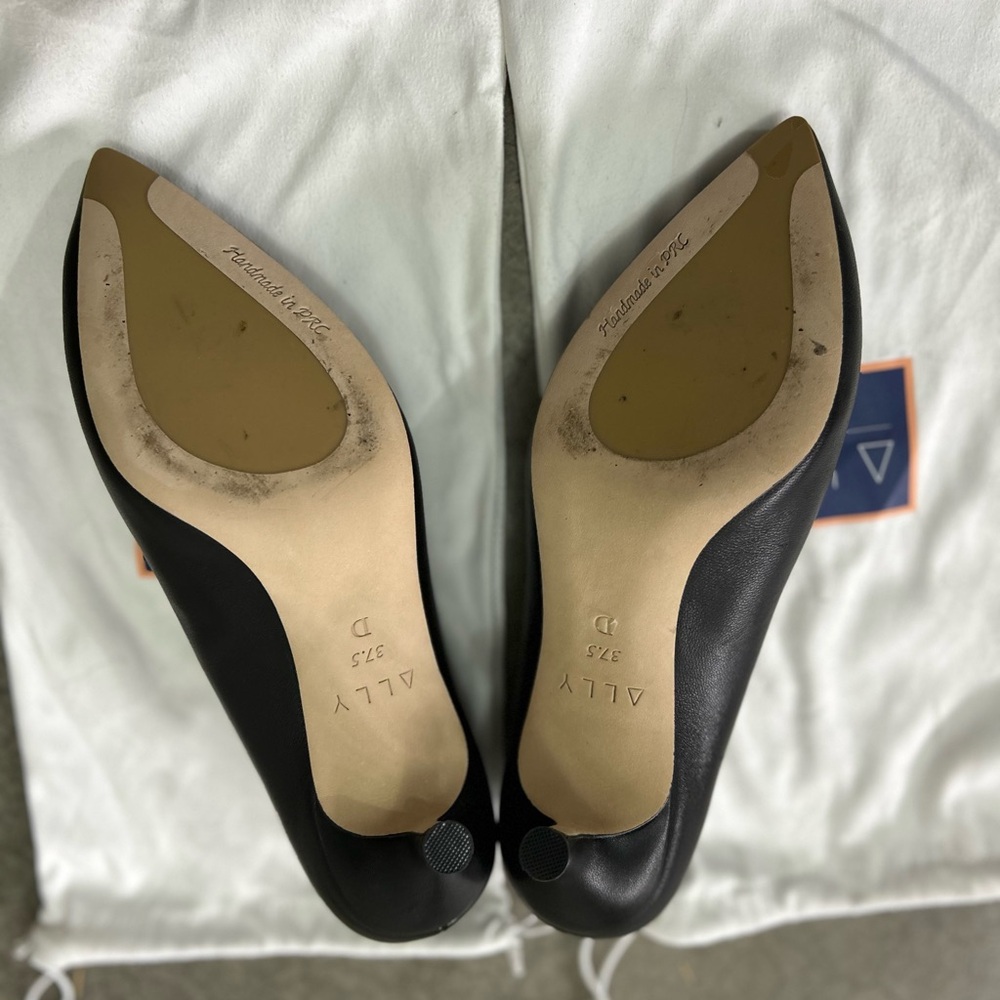 Black Ally Pumps Size 7.5 (37.5) with Shoe Bags - Picture 4 of 5